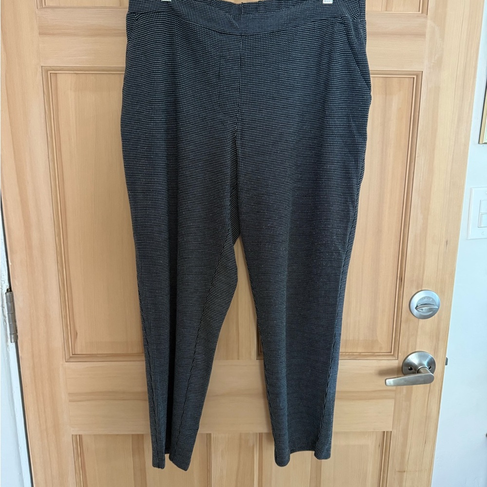 Nine West Black and White Cropped Pants